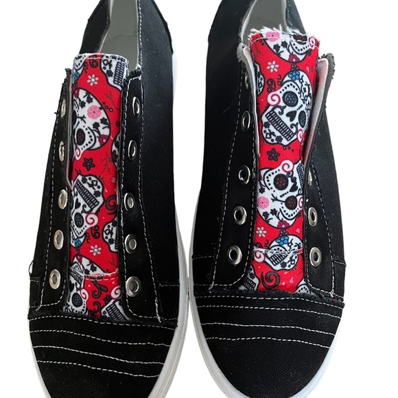 NWOT Ladies Slip on Sneakers - Picture 6 of 7